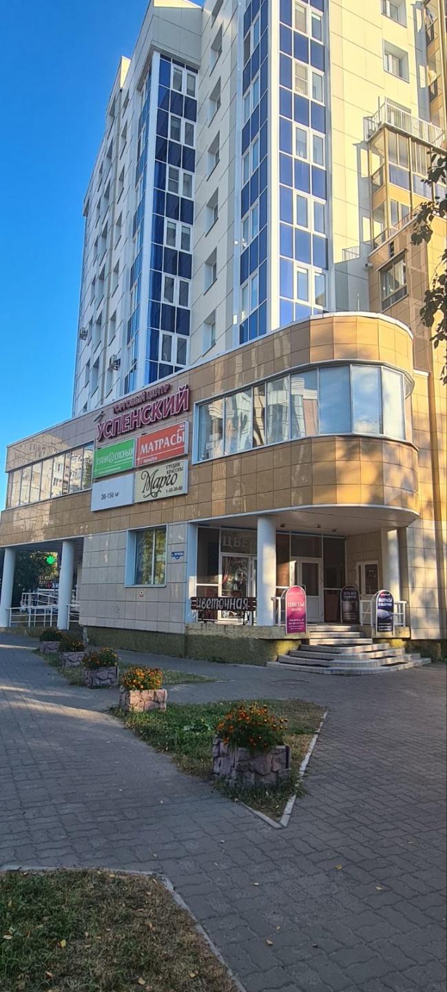 Сдается в долгосрочную аренду нежилое помещение в аренду площадью 120 кв.м. кирпичный дом с высокими потолками, по адресу: ул. Логинова, дом 20, рядом есть удобная парковка. На первом этаже с  отдельным входом и запасным во двор . аренда 90000 руб/ мес + коммуналка,. Одно большое помещение с окнами,