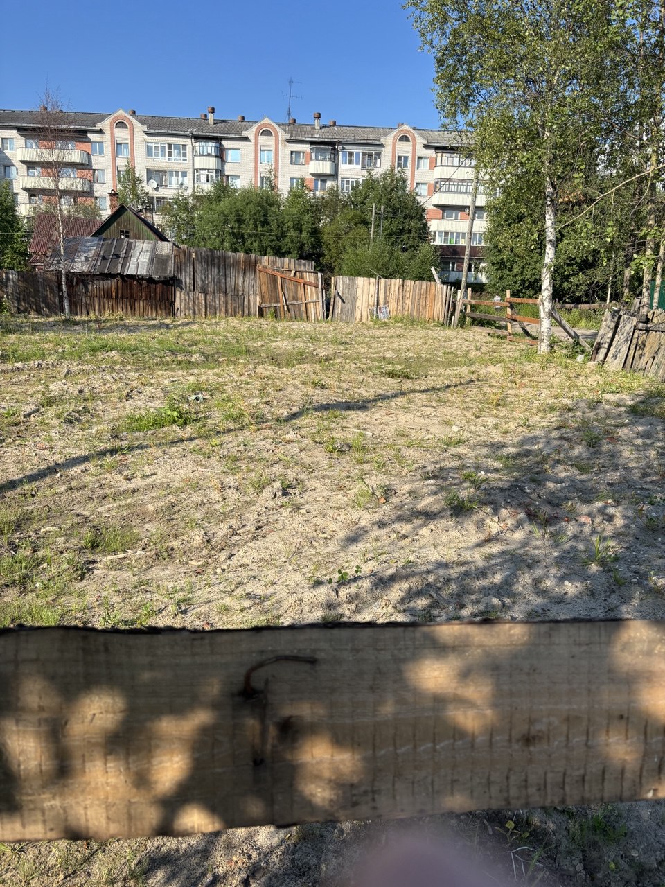 ПРОДАЕТСЯ УЧАСТОК (кад. № 29:22:071507:17)
обл. Архангельская, г. Архангельск, ул. Сухонская,  дом 29
Земли населенных пунктов. Для индивидуальной жилой застройки, эксплуатация индивидуального жилого дома
Площадь участка 801 кв.м., Ровный, сухой, сделана отсыпка песком под строительство нового здани